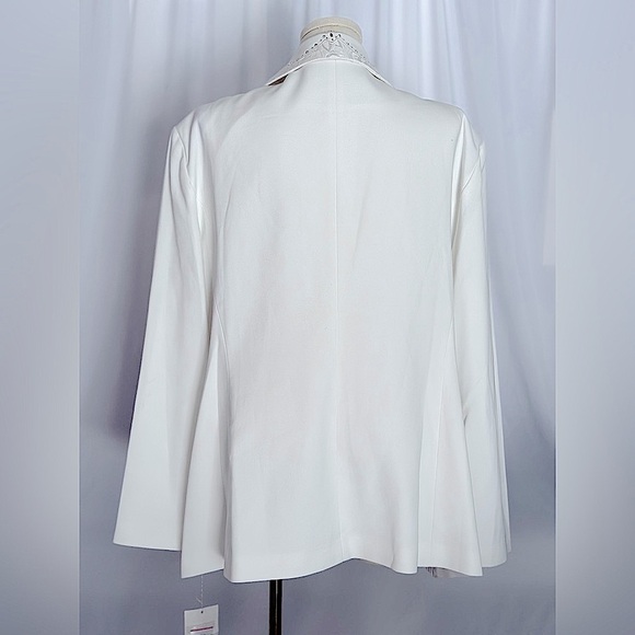 BEU Marc International Blazer with Intricate Beading and Notched Lapels (861) - Picture 3 of 15